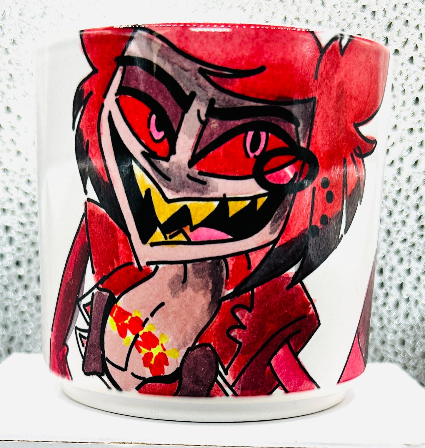 Tazza Alastor disegnata a mano – Mug Hazbin Hotel artigianale