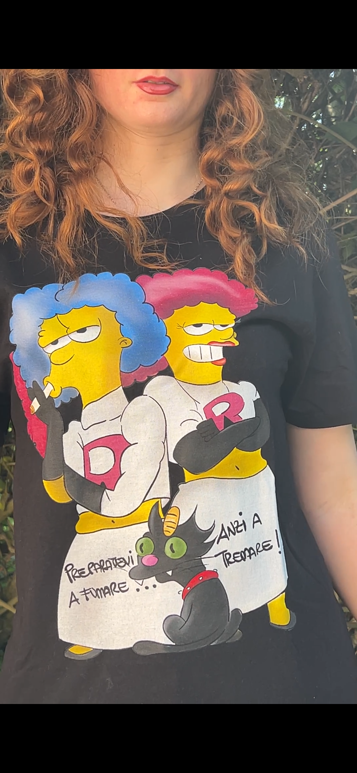 Maglietta Simpson x Team Rocket – Le Sorelle di Marge “ Preparatevi a fumare, anzi a tremare🚀