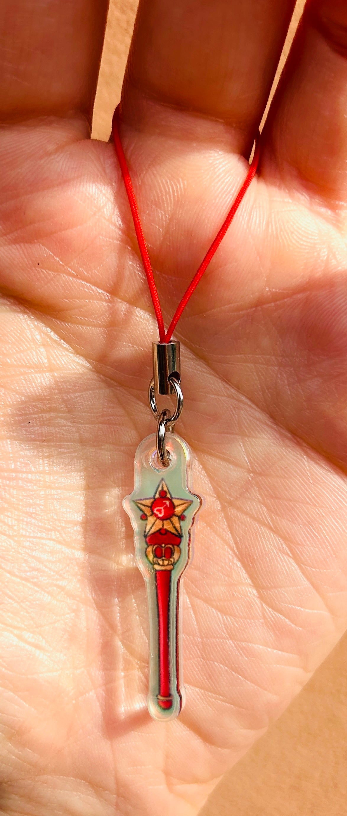 Phone Charm Sailor Mars – Disegnato a Mano su Acrilico 🔥
