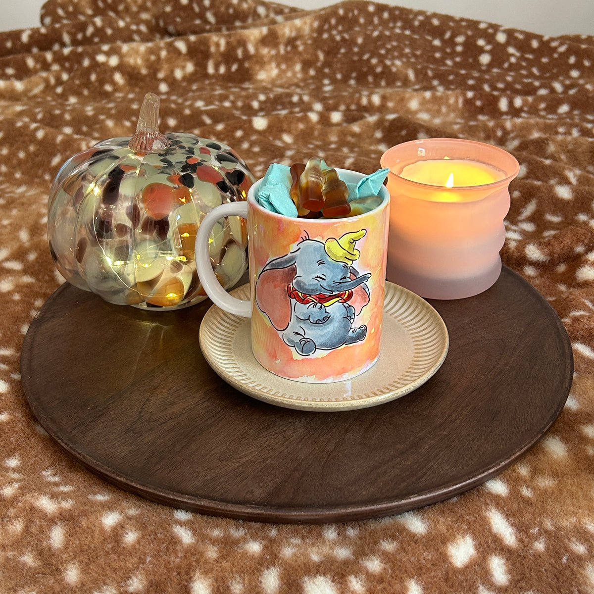 Tazza Dumbo Disegnata a Mano – Cozy Disney Mug 🐘