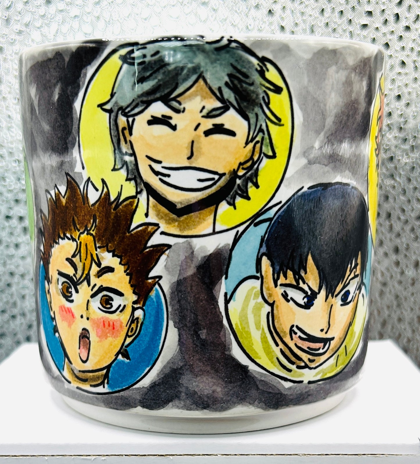Tazza Karasuno – Corvo Iconico Dipinto a Mano | Haikyuu