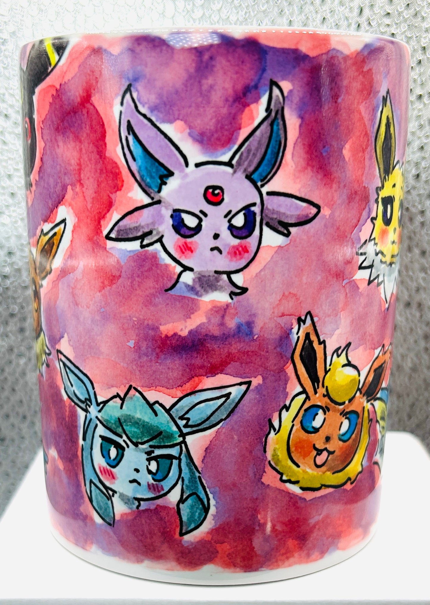 Tazza Evoluzioni Eevee Pokémon – Tutte le Eeveelutions Dipinta a Mano